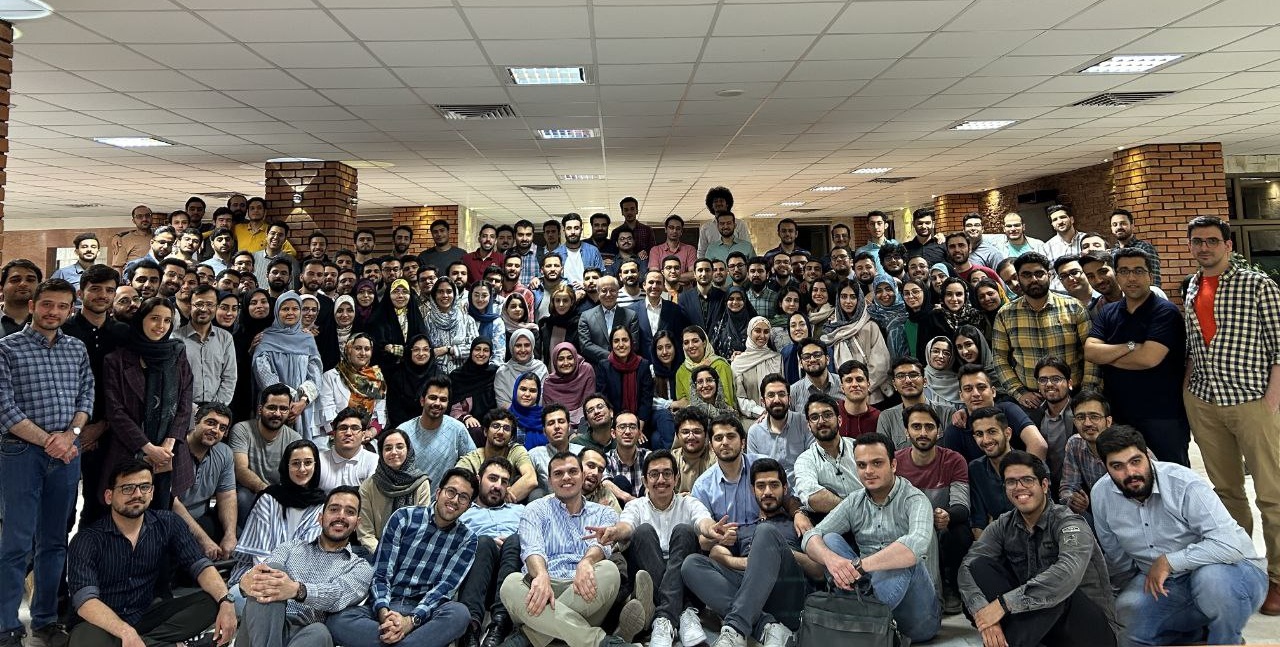 حضور دانشجویان کارشناسی اقتصاد در دانشگاه شریف